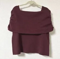 【美品】リエディ ブラ紐を隠せる オフショルライクニット ボルドー Lのサムネイル
