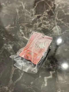 Anua(アヌア) ミニチュアチャーム 桃70ナイアシンセラムパック