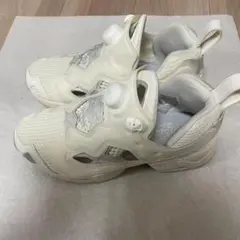 【新品未使用】リーボック スニーカー インスタポンプフューリー  白　23cm