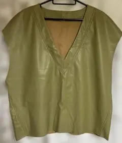 値下げしました♪美品✨オリーブグリーン レザー Vネック ベストM