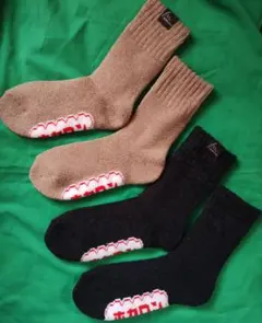 ★新品★ホカロン　裏総パイル起毛ソックス★ベージュ・濃いグレー2点セット★