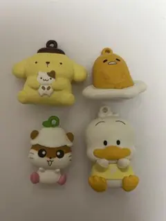 サンリオ　ぺたんこマスコット　4個セット