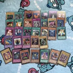 遊戯王デュエルモンスターズ キラカード デュエルモンスターズ 遊戯王カード ▲大量まとめ キラカード48枚まとめ売り メルカリ - 遊戯王OCG デュエルモンスターズ