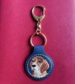 ビーグル 犬 肉球 刺繍 レザー キーホルダー