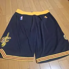 adidas クリーブランドキャバリアーズ ハーフパンツ