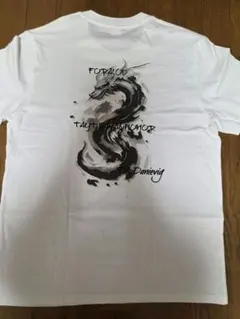 ホワイト Tシャツ ドラゴンデザイン　水彩画　水墨画　カッコいい　龍　シンプル