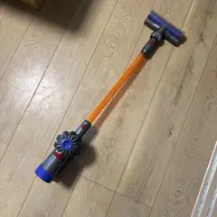 コードレス掃除機 グレーとオレンジ