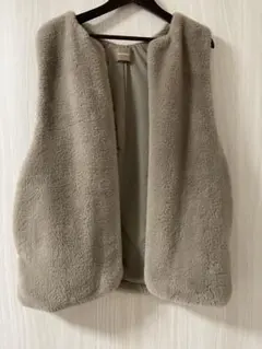 andmeフェイクファーベスト　グレージュ