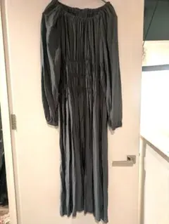 KBF+✨グレー ギャザー入り✨グリーン✨ロングスリーブワンピース