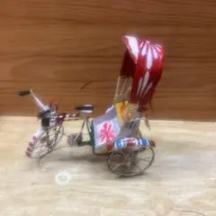バングラデシュ産、金属製リキシャ型ミニカー