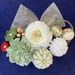 【成人式髪飾り】【つまみ細工髪飾り】ライトグリーン／白