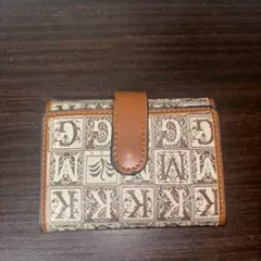 アルファベット模様 三つ折り財布