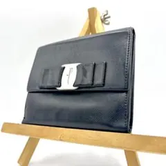 Salvatore Ferragamoフェラガモ 二つ折り財布 ヴァラリボンのサムネイル