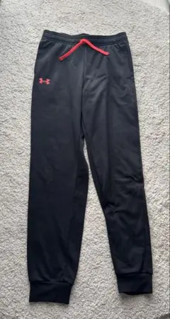 Under Armour 黒 ジャージ