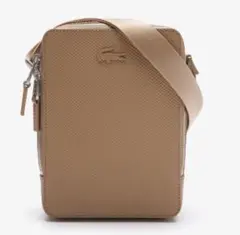 LACOSTE（ラコステ） CHANTACO バーティカルカメラバッグ　ベージュ