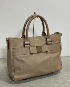 Kate Spade ベージュ レディース向けレザー ハンドバッグ