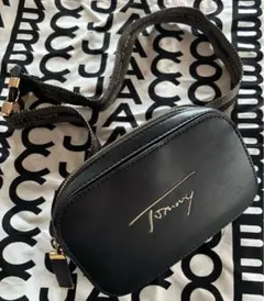 トミーヒルフィガー ショルダーバッグ ロゴストラップ 黒 ブラック♡