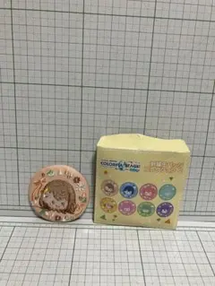 プロセカ　刺繍缶バッジ　花里みのり