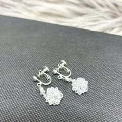 花形ビーズ　イヤリング