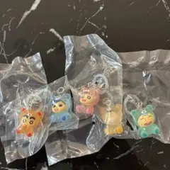 クレヨンしんちゃん　みんなでくまパジャマ　めじるしアクセサリー　コンプリート