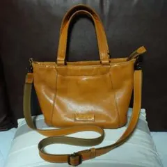 Dakotaキャメル色レザーショルダーバッグ