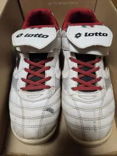 Lotto サッカーシューズ ホワイト レッド 22.5cmのサムネイル