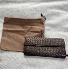 BOTTEGA VENETA イントレチャート長財布 ダークブラウン　週末価格