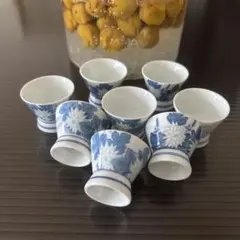 青い花模様の陶器製盃8個セット