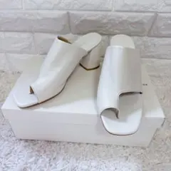 新品 アトリエブルージュ トングデザインサンダル ホワイト 23cm 箱付きのサムネイル