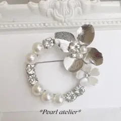 メタルフラワー＆白花✨丸ブローチ　セルフォード　アダムエロペ　入学　卒業式