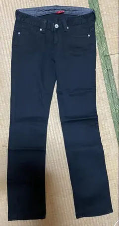 ストレートジーンズデニム 26 (66cm) 黒　ユニクロ　レディース