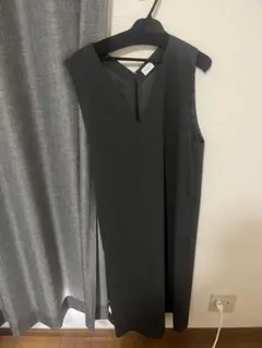 グレー Vネック ノースリーブワンピース