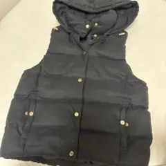 黒 フード付きダウンベスト