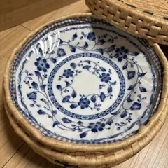未使用籐籠付青白花柄 陶器皿 直径約20cmカレーパスタ皿B.grain