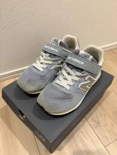 new balance スニーカー 水色　19センチ