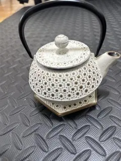 南部鉄器 アンシャンテジャポン カモミール 岩鋳 急須 ホワイト - メルカリ