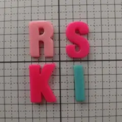 イニシャルデコパーツ