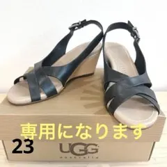 【UGG Australia 】ブラックウェッジソール　サンダル　美品　23㎝のサムネイル
