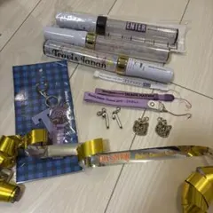 TravisJapan キーホルダー 銀テープ ペンライト 3枚目追加