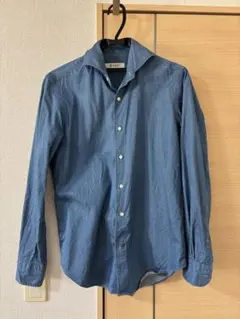 ダークブルー ボタンアップ長袖シャツ