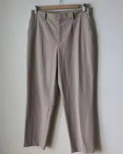 ユニクロ　パンツ　ベージュ