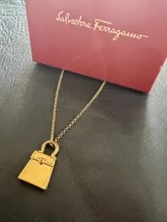 Salvatore Ferragamo 靴 チャーム ネックレス フェラガモ