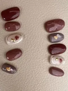 ワインレッド・グレーのネイルチップ