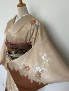 D590 訪問着　一つ紋　花模様　手描き　正絹　着物　袷　未使用極美品 刺繍 花柄 紋無し 素敵なデザイン 付下げ 訪問着 着物 正絹 T