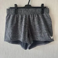 NIKE ショートパンツ スポーツウェア　グレー　Mサイズ