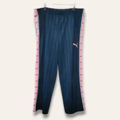 【プーマ】ジャージパンツ　ピンクライン　ネイビー　M　ロゴ刺繍　人気　訳あり