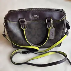 【超美品】COACHシグネチャー柄バッグ　ネオンイエロー【レア】のサムネイル