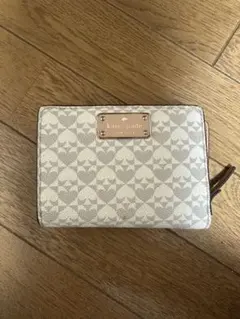 kate spade NEW YORK 二つ折り財布のサムネイル