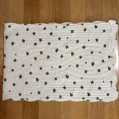 敷きマット　キルティング　クローバー