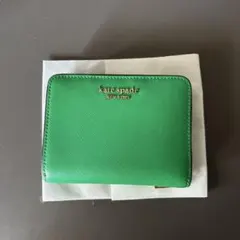 【週末値下げ】kate spade グリーン 二つ折り財布のサムネイル